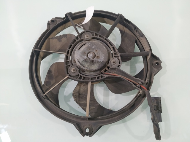 PEUGEOT 1401312180 Ventilador de refrigeración completo derecho (motor y hélice)  disponible Valladolid