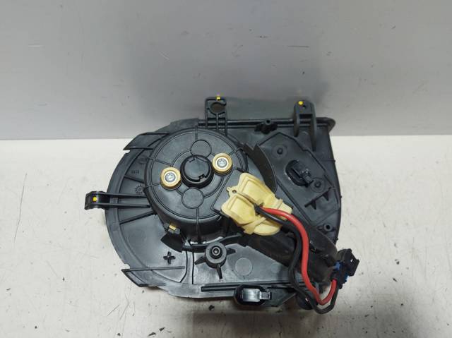 1401366880 Motor del ventilador del calefactor  disponible Utrera