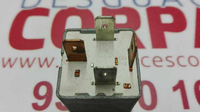 VAG 141951253B Relé del ventilador  disponible España