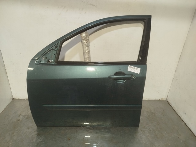 Puerta del conductor Ford Focus I (DAW, DBW)