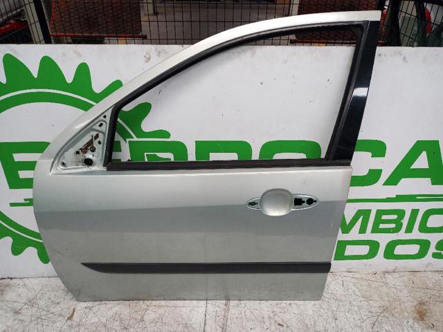 Puerta del conductor para Ford Focus I (DFW)