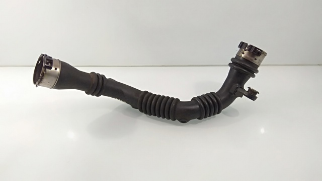 Tubo flexible de aire de sobrealimentación superior derecho 144602899R Renault (RVI)