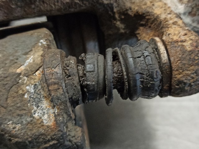 1454526 FORD Pinza de freno delantera derecha  disponible Vigo
