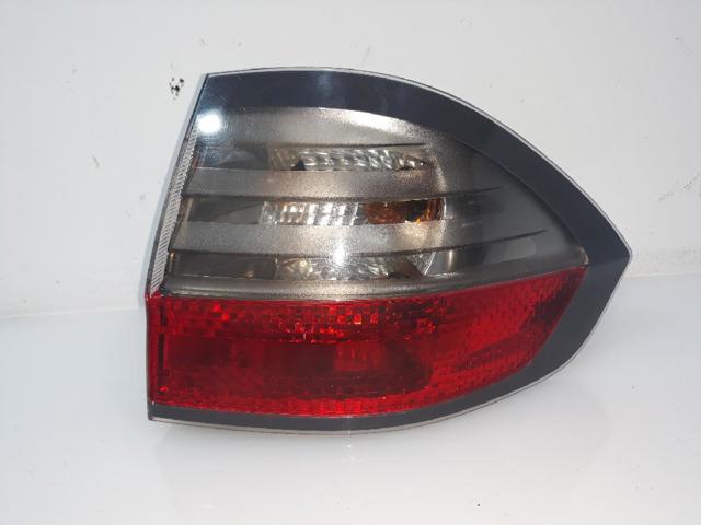 1467472 FORD Piloto trasero exterior derecho  en stock Huelva