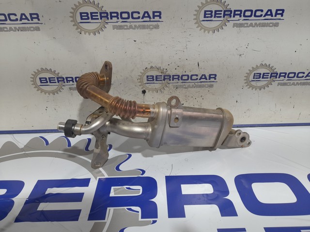 Enfriador EGR de recirculación de gases de escape 147357082R Renault (RVI)