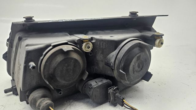 VAG 14742600 Faro derecho  en stock Valencia