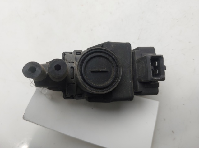 RENAULT 149568021R Válvula solenoide de control de presión de sobrealimentación  en stock Salamanca