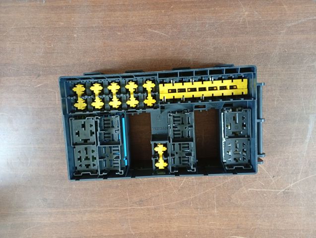 Comprar Caja de fusibles Ford Explorer  U5 a bajo precio
