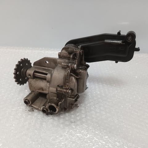 RENAULT 150009761R Bomba de aceite  comprar en Albacete