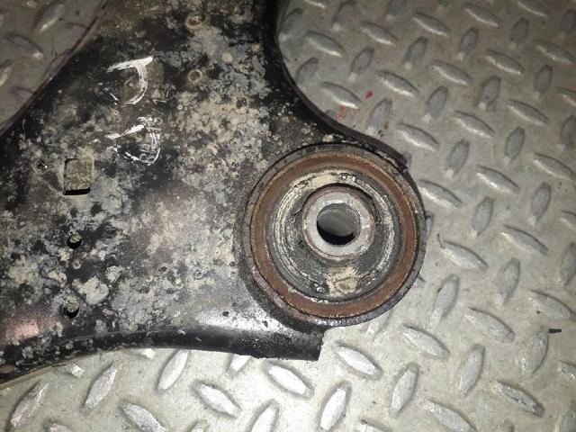 1507181 FORD Brazo inferior derecho de la suspensión delantera  disponible Ourense