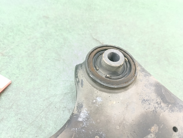 1507181 FORD Brazo inferior derecho de la suspensión delantera  en stock Gandía
