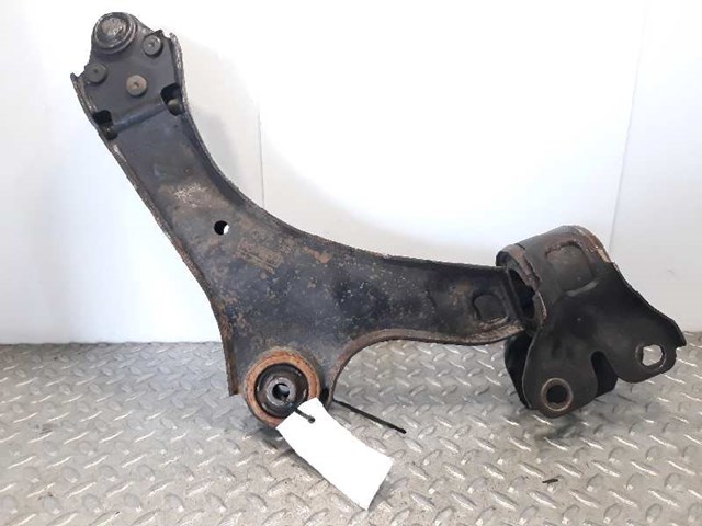 1507182 Brazo inferior izquierdo de la suspensión delantera  en stock Castellón
