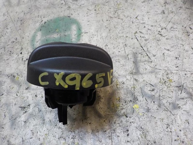 Tapa (tapón) del depósito de combustible Peugeot 208 CA, CC