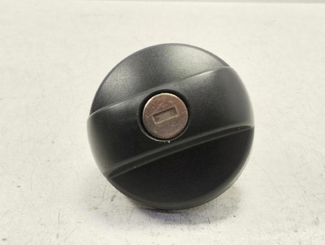 Tapa (tapón) del depósito de combustible Peugeot 208 CA, CC