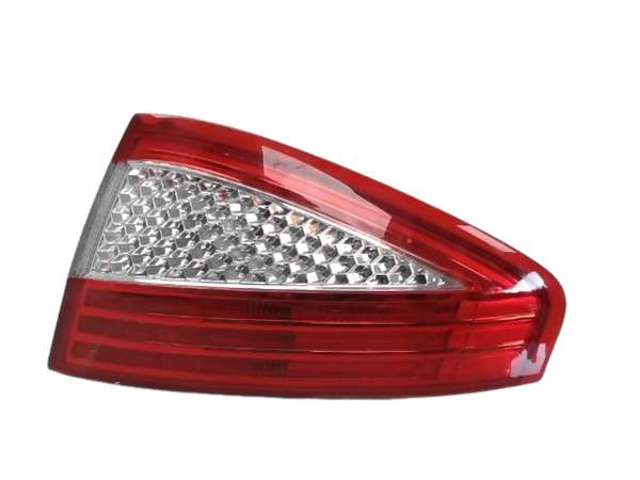 FORD 1523730 Piloto trasero exterior derecho  en stock Salamanca