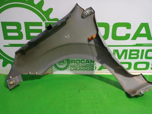1528047 FORD Aleta  en stock Gandía