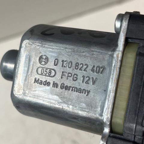 FORD 1543207 Motor del elevalunas de la puerta delantera derecha  disponible España