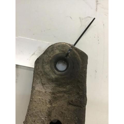 1553251 FORD Brazo inferior izquierdo de la suspensión delantera  en stock Córdoba