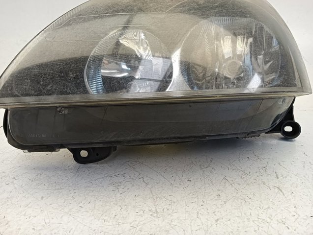 RENAULT 15601700 Faro izquierdo  en stock Terrassa