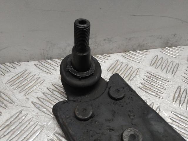 FORD 1570284 Brazo inferior derecho de la suspensión delantera  en stock Salamanca