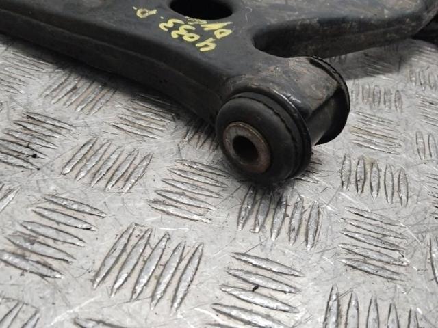 1570284 Brazo inferior derecho de la suspensión delantera  comprar en Zaragoza