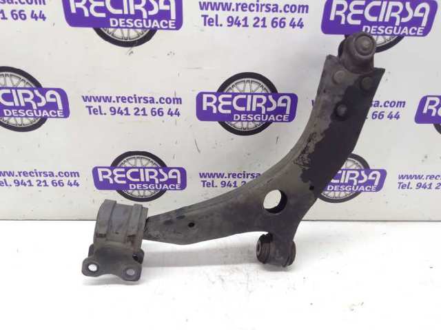 FORD 1570284 Brazo inferior derecho de la suspensión delantera  en stock Salamanca
