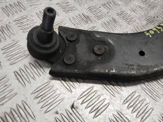1570284 Brazo inferior derecho de la suspensión delantera  disponible Utrera