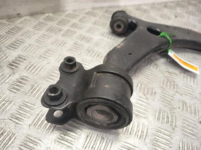 1570284 Brazo inferior derecho de la suspensión delantera  comprar en Reus