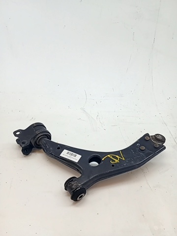 FORD 1570284 Brazo inferior derecho de la suspensión delantera  en stock Terrassa