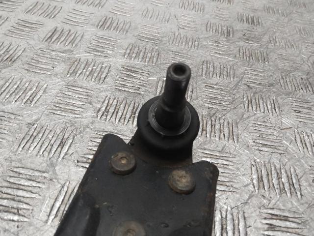 1570285 Brazo inferior izquierdo de la suspensión delantera comprar Sevilla