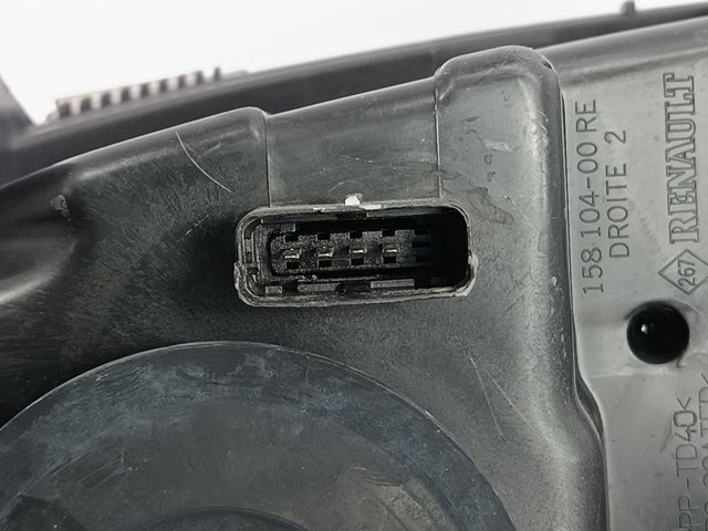 RENAULT 15810400RE Faro derecho  disponible España