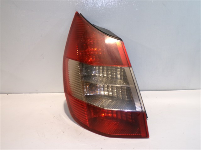 15911500 Piloto trasero izquierdo  en stock Sabadell