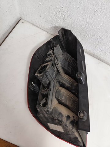 15911600 RENAULT Piloto trasero derecho  en stock Gandía