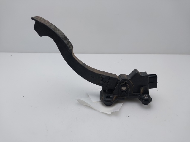 MITSUBISHI 1600A102 Pedal del acelerador  en stock Terrassa