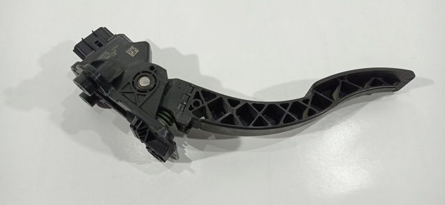 MITSUBISHI 1600A102 Pedal del acelerador  comprar en Albacete