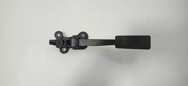 MITSUBISHI 1600A102 Pedal del acelerador  en stock Valencia