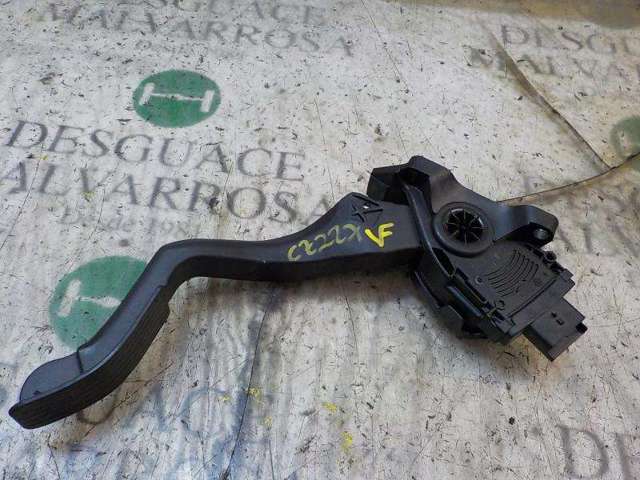 PEUGEOT 1601CW Pedal del acelerador  disponible Valladolid