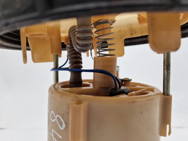 PEUGEOT 1607401980 Módulo de bomba de combustible con sensor de nivel de combustible  disponible Valladolid