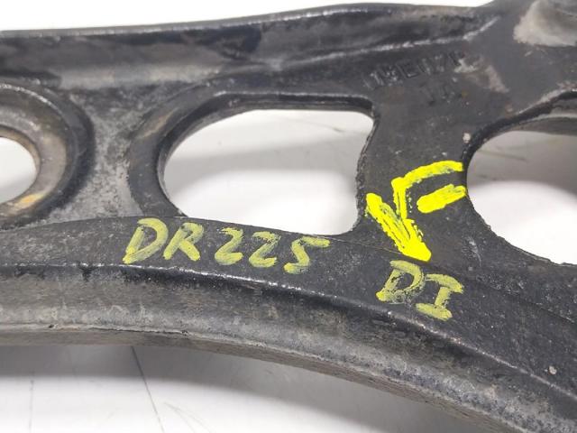 1612735680 Brazo inferior izquierdo de la suspensión delantera  en stock Sabadell