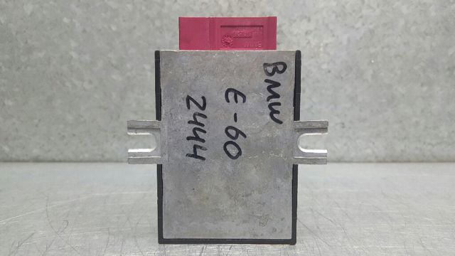 16147169960 BMW Módulo de control del motor de la bomba de combustible  en stock Gandía