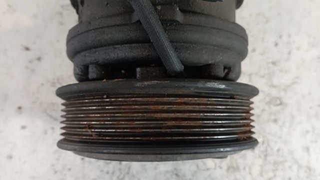 HYUNDAI 1615017700 Compresor de aire acondicionado  en stock Valencia