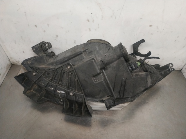 16298200 Faro derecho  en stock Granada