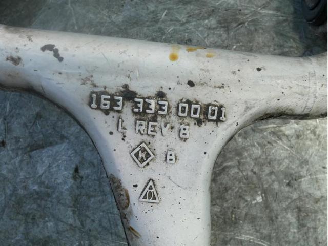 1633330001 MERCEDES Brazo superior izquierdo de la suspensión delantera  disponible Ourense