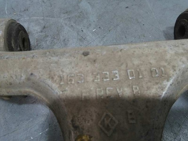 1633330101 MERCEDES Brazo superior derecho de la suspensión delantera  comprar en Oviedo