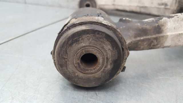 1633520501 Brazo superior derecho de la suspensión trasera comprar Girona