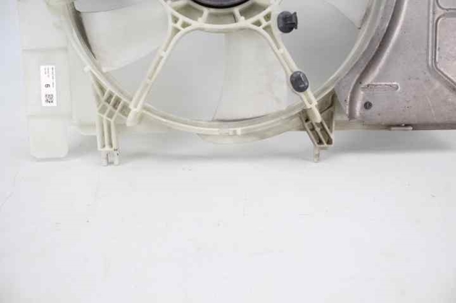 1636323010 TOYOTA Motor del ventilador de refrigeración izquierdo comprar Madrid