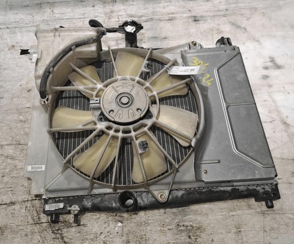 Radiador de agua Toyota Yaris  (P10)