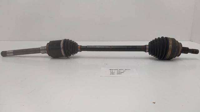 1643302101 Mercedes