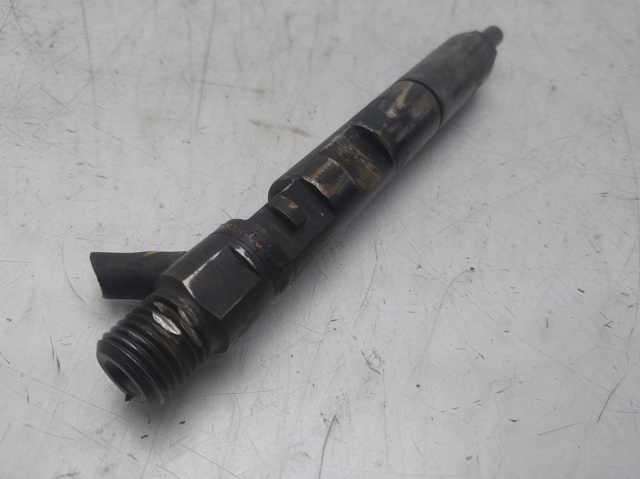 166001137R RENAULT Inyector de combustible  disponible Vigo
