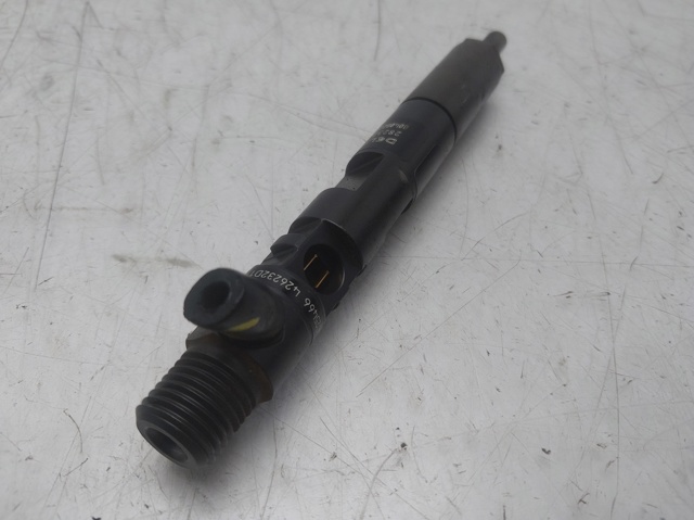 166001137R Inyector de combustible  disponible Utrera